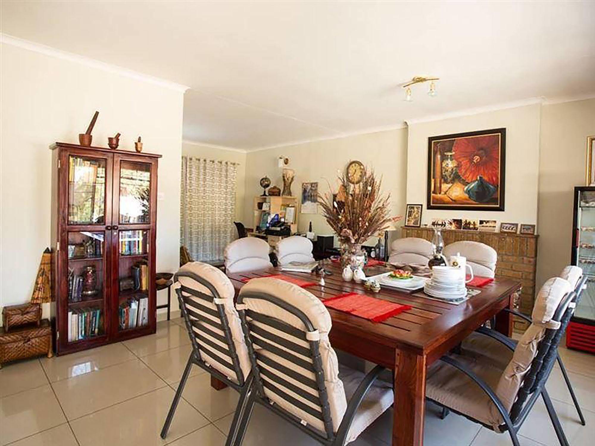 A New Earth Guest Lodge Francistown Extérieur photo