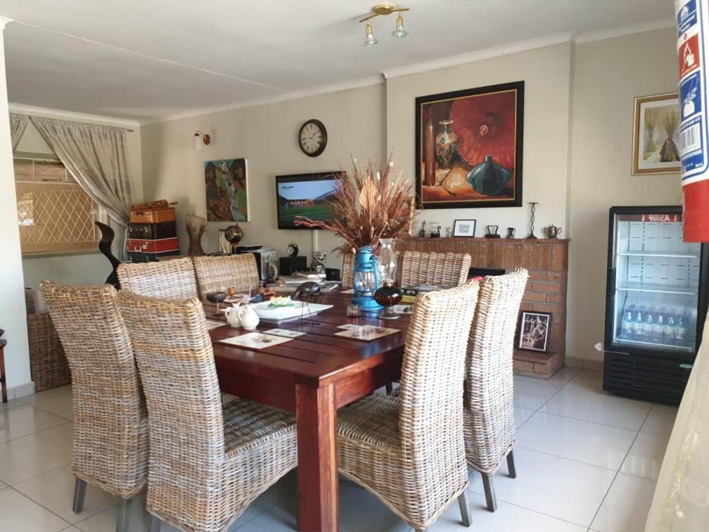A New Earth Guest Lodge Francistown Extérieur photo