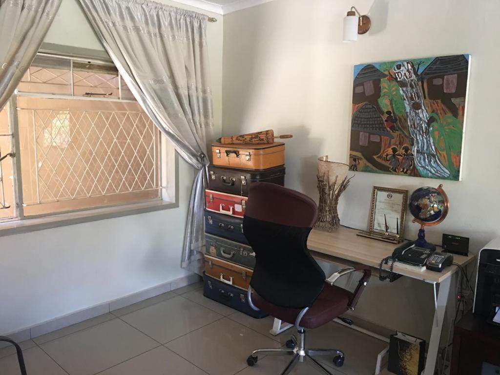 A New Earth Guest Lodge Francistown Extérieur photo