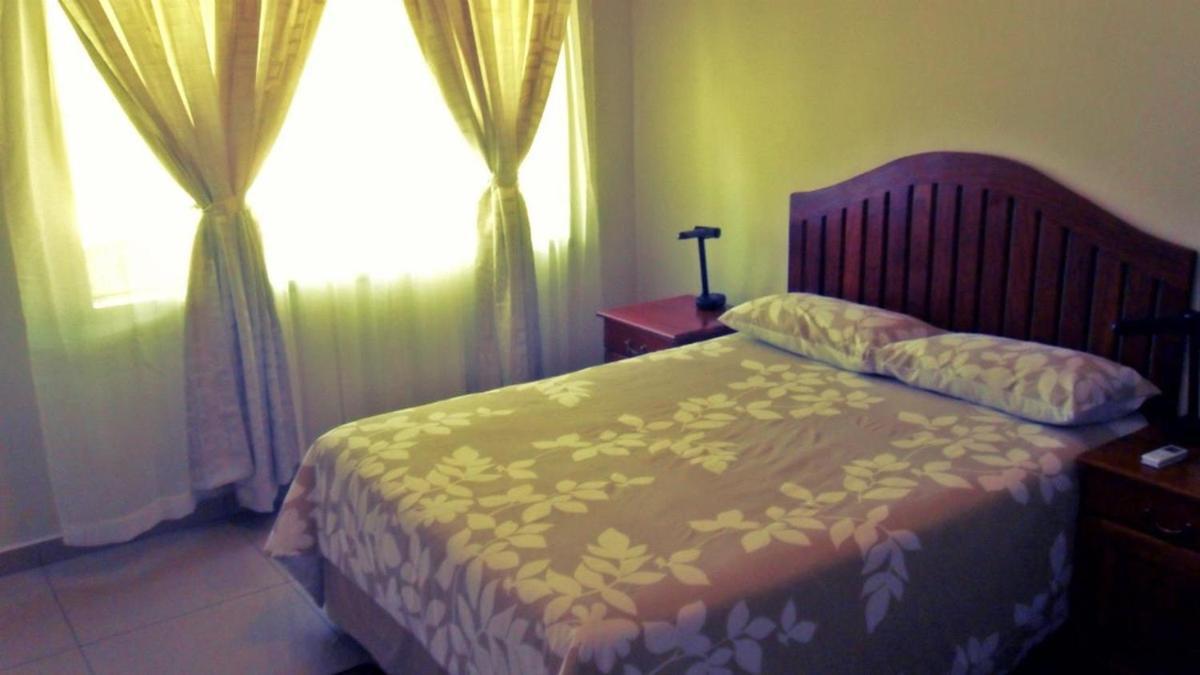 A New Earth Guest Lodge Francistown Extérieur photo
